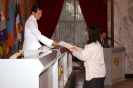 Congratulations to the First Batch of Sutudents of Mini MBA    Certificate Program 2004