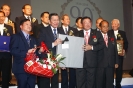 AU President received an award of recognition 2010_6