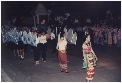 Loy Krathong Festival 1997_9