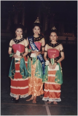 Loy Krathong Festival 1997_42