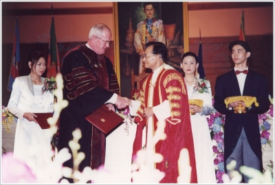 AU Graduation 2000_7