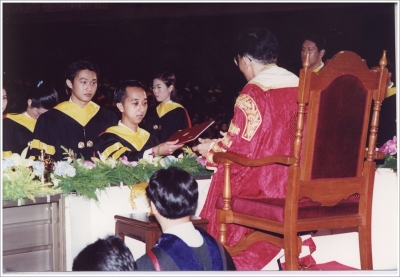 AU Graduation 2000_17