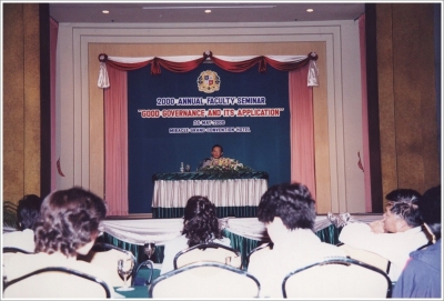 Faculty  Seminar 2000_8