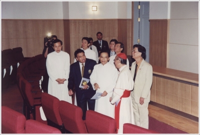 The Administrators of Assumption University chose 8 December 2000_9
