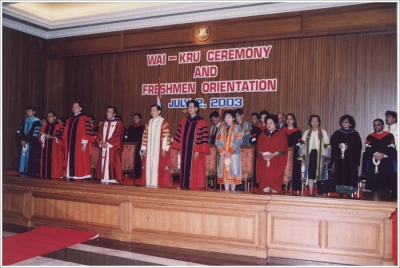 Wai Kru Ceremony and Freshmen Orientation 2003_26