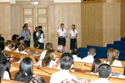 Ambassador of USA to Thailand visited AU 2004_17