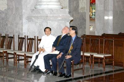Ambassador of USA to Thailand visited AU 2004_48