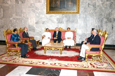 Ambassador of USA to Thailand visited AU 2004_61