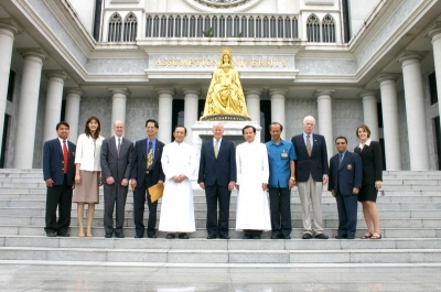 Ambassador of USA to Thailand visited AU 2004_65