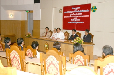 Signing Ceremony between AU and Business Council 2004_14