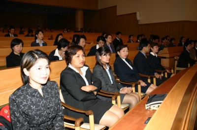graduates of training courses executive 2004_37