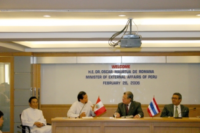The Minister of  External Affairs of Peru visited AU 2006_28