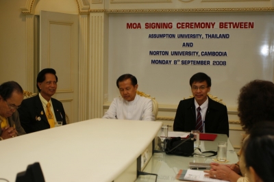 Signing Ceremony between AU and Norton University_4