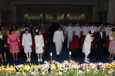 พิธีมอบหมวกแก่นักศึกษาคณะพยาบาลศาสตร์ รุ่น 2013_18