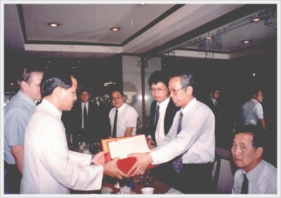 Mr. Zhang Yutai and officials from Ministry of Education_7