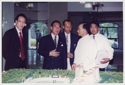 His Excellency Uthai Pimchaichon, President of Thai Parliament, visiting Suvarnabhumi Campus_21