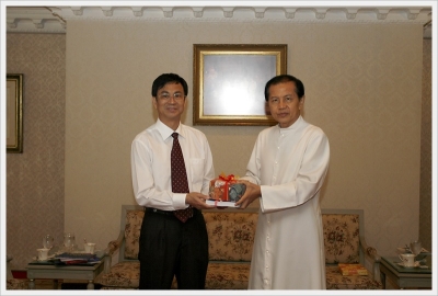 Administrator of Guilin University Electronic Technology, China_9