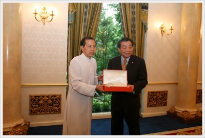H. E. Chaovarat Charnveerakul, the Honorable Minister for Public Health, the Royal Thai Government_54