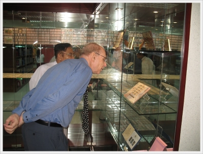 Dr. Edward Vargo, visiting Bro. Martin’s Collection, Suvarnabhumi Campus_8